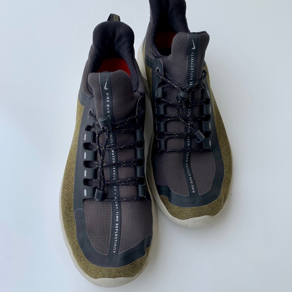 nike run utility shield rival